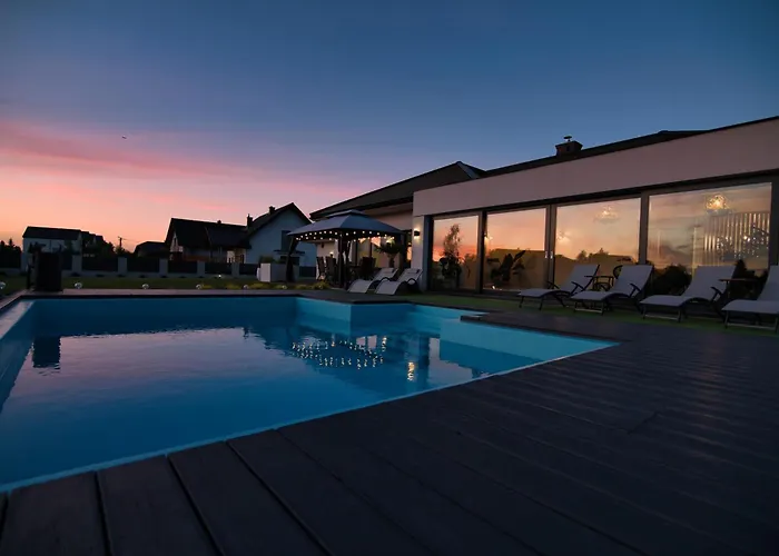 Dom Z Basenem I Jacuzzi Do 10 Osob Zator Willa Luxhouse